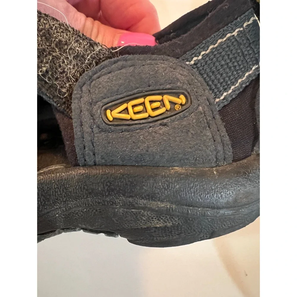 KEEN Newport H2 Kids Waterproof Sandals Black Yellow Size 13 Outdoor Hiking